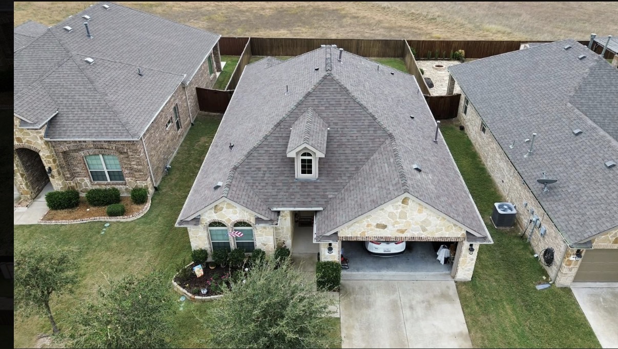 Roof replacement contractor in College Station, Bryan and Houston TX